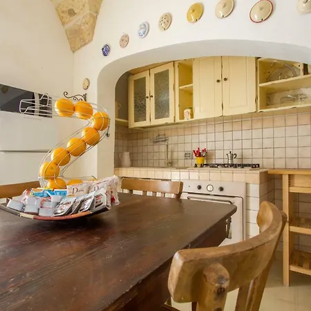 Explore The Historic On Foot From An Old Town House Appartement Lecce