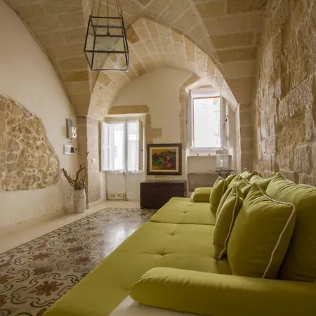 Appartement Explore The Historic On Foot From An Old Town House