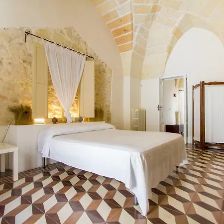 Explore The Historic On Foot From An Old Town House *
